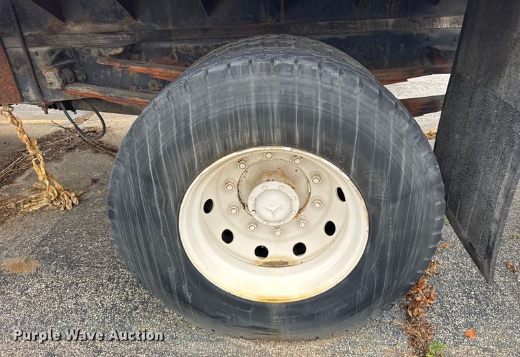 image for item ER0133 1989 Mercedes-Benz LP1419 flatbed truck