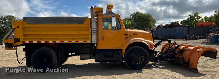 image for item ER0137 2000 International 4900 dump truck