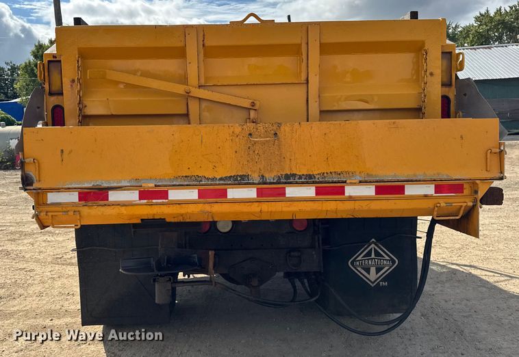 image for item ER0137 2000 International 4900 dump truck