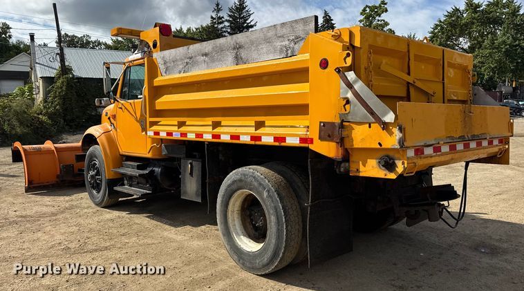 image for item ER0137 2000 International 4900 dump truck