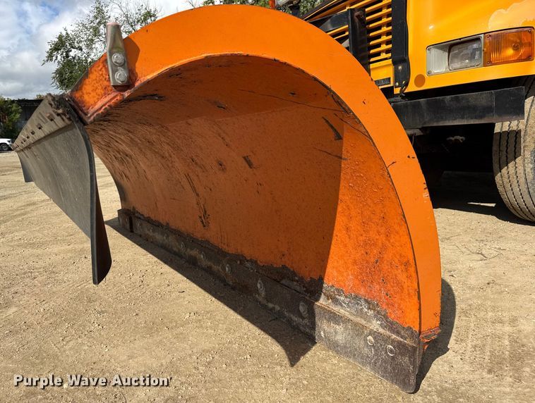 image for item ER0137 2000 International 4900 dump truck