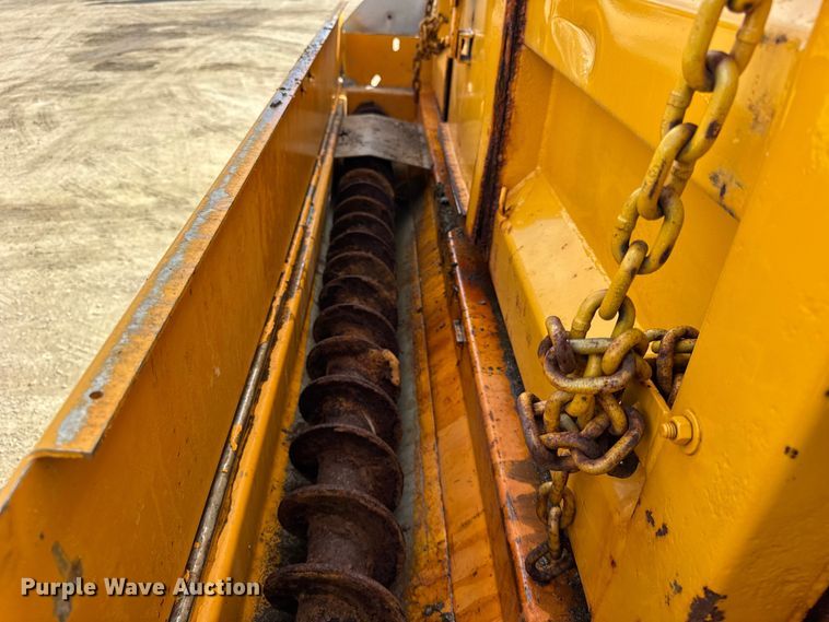 image for item ER0137 2000 International 4900 dump truck