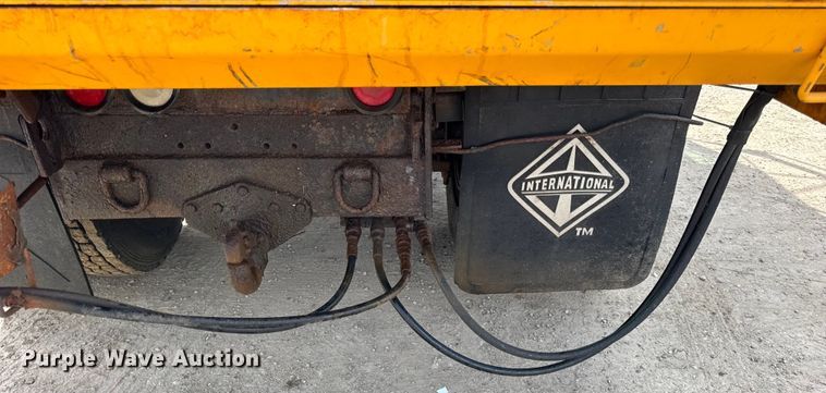 image for item ER0137 2000 International 4900 dump truck