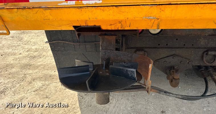 image for item ER0137 2000 International 4900 dump truck