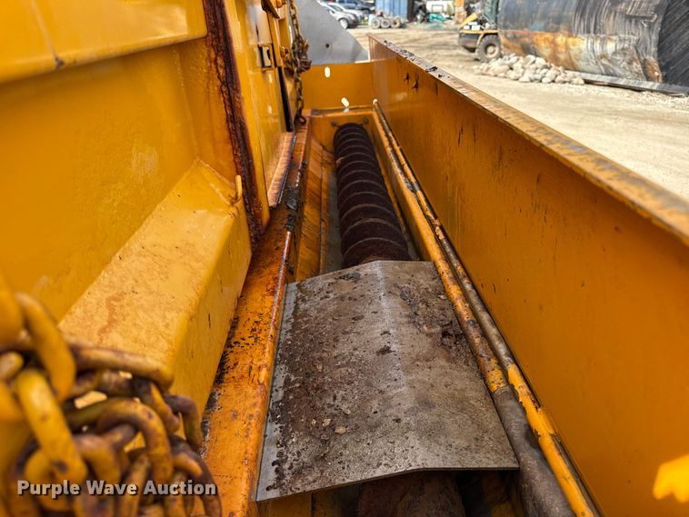 image for item ER0137 2000 International 4900 dump truck