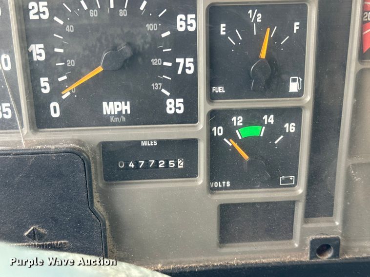 image for item ER0137 2000 International 4900 dump truck