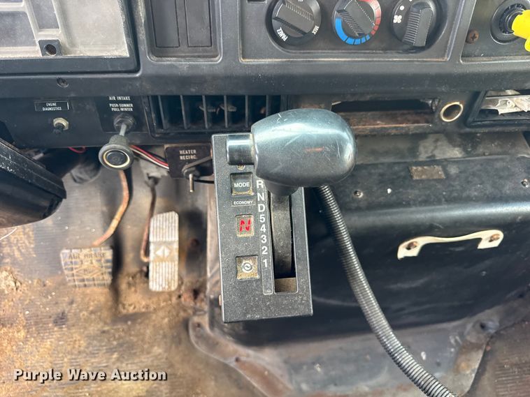 image for item ER0137 2000 International 4900 dump truck