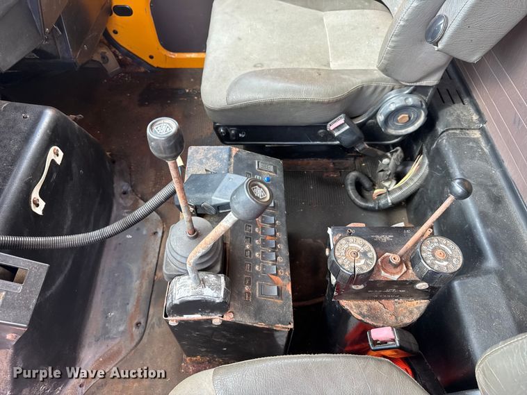 image for item ER0137 2000 International 4900 dump truck