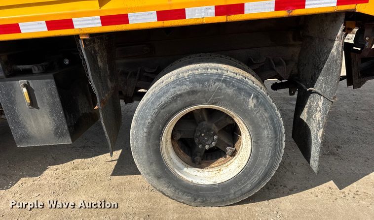 image for item ER0137 2000 International 4900 dump truck