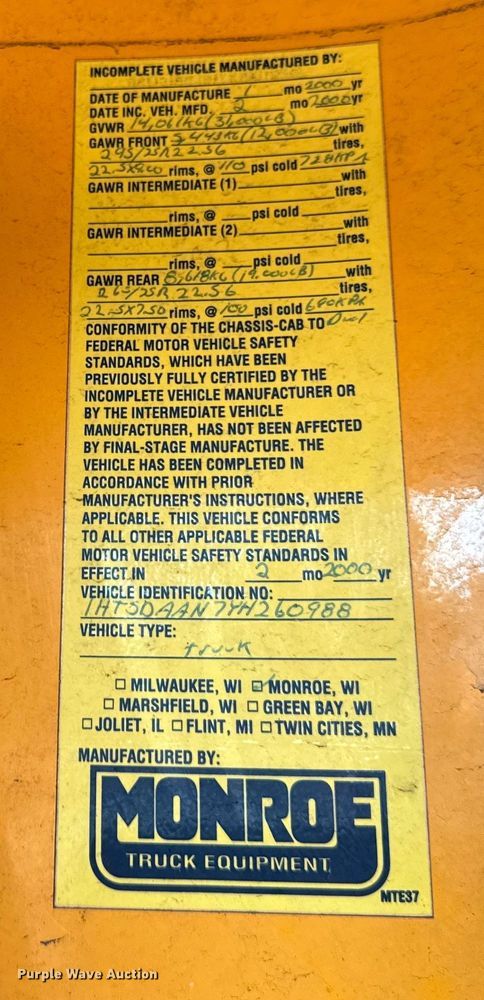 image for item ER0137 2000 International 4900 dump truck