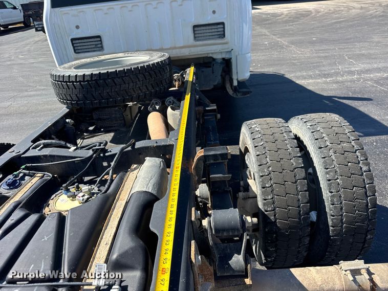 image for item ER0156 2017 Ford F450 Super Duty truck cab and chassis