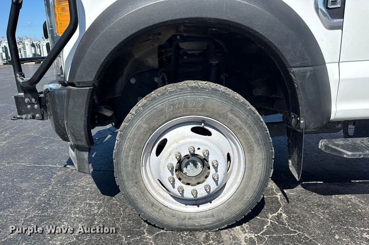 image for item ER0156 2017 Ford F450 Super Duty truck cab and chassis