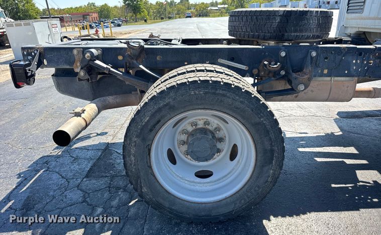 image for item ER0156 2017 Ford F450 Super Duty truck cab and chassis