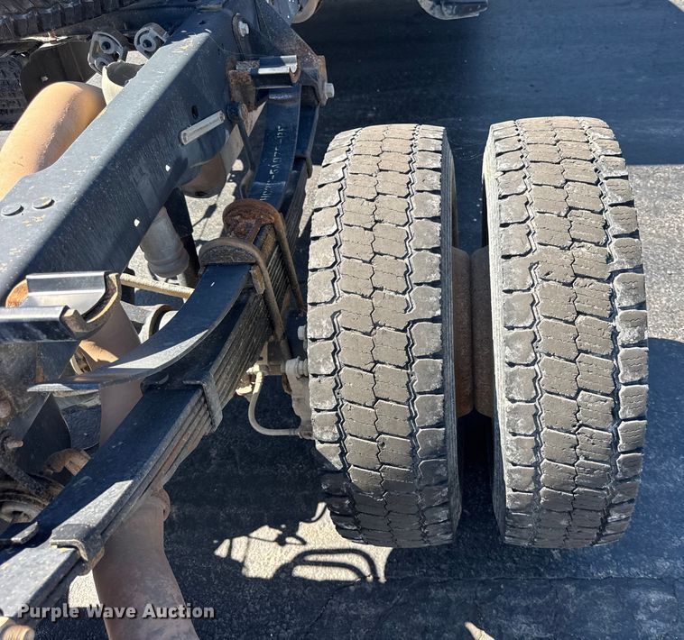 image for item ER0156 2017 Ford F450 Super Duty truck cab and chassis