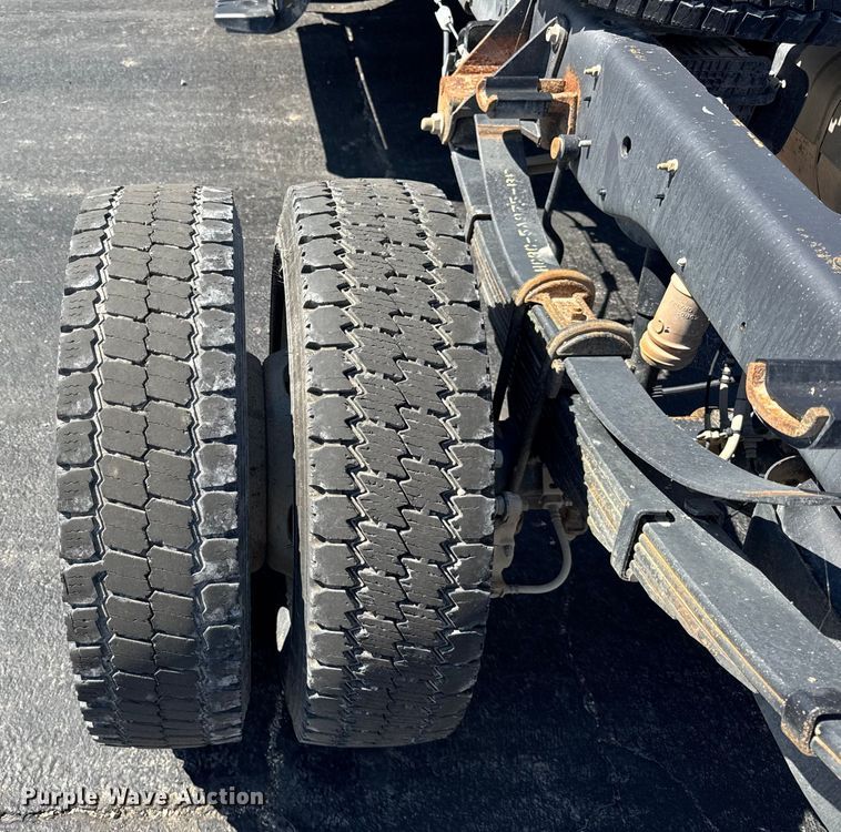 image for item ER0156 2017 Ford F450 Super Duty truck cab and chassis