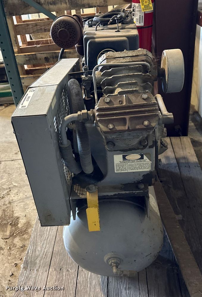 image for item ER0157 Ingersoll Rand T30 air compressor