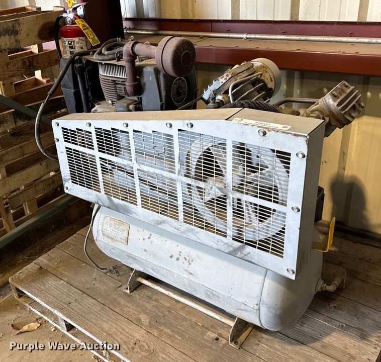 image for item ER0157 Ingersoll Rand T30 air compressor