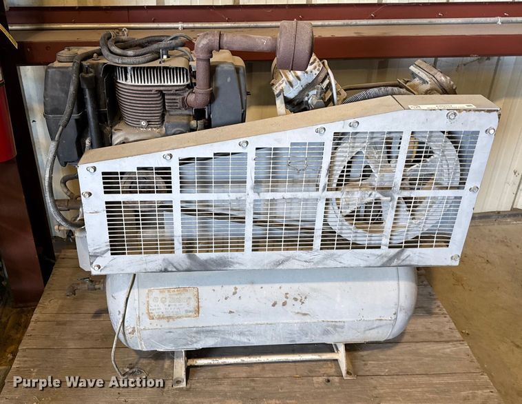 image for item ER0157 Ingersoll Rand T30 air compressor