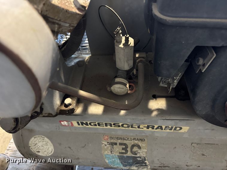 image for item ER0157 Ingersoll Rand T30 air compressor