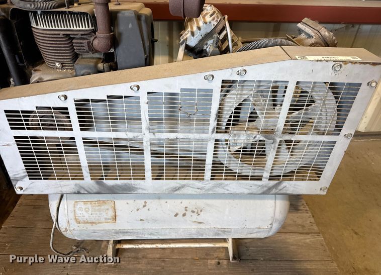 image for item ER0157 Ingersoll Rand T30 air compressor