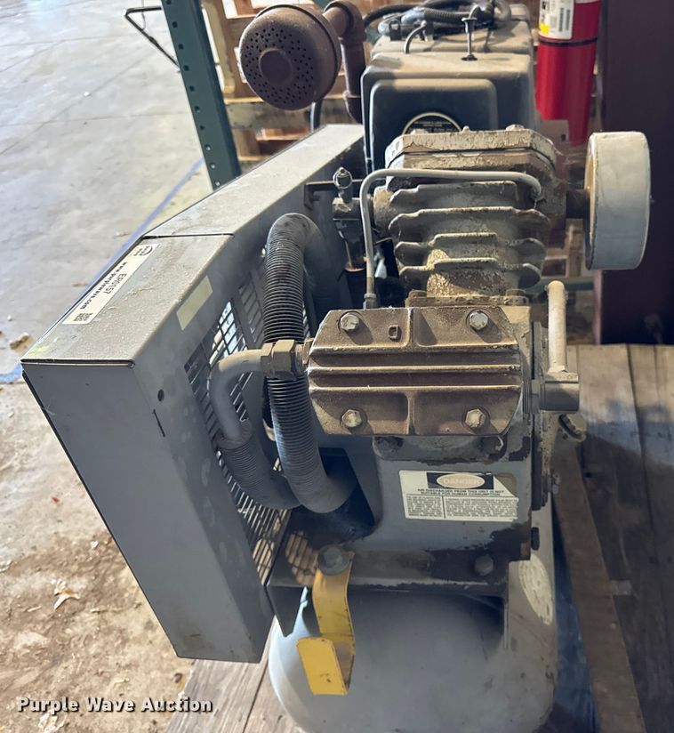 image for item ER0157 Ingersoll Rand T30 air compressor