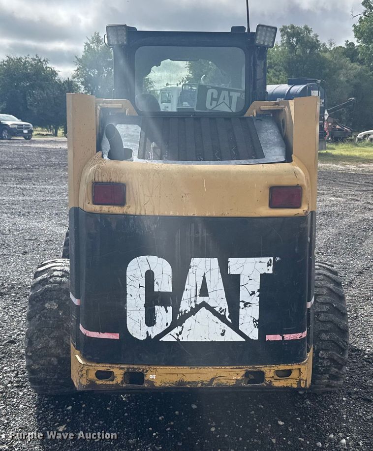 image for item ER2445 2005 Caterpillar 246B skid steer loader