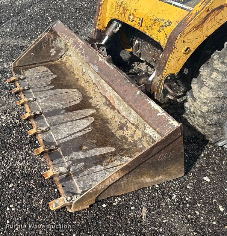 image for item ER2445 2005 Caterpillar 246B skid steer loader