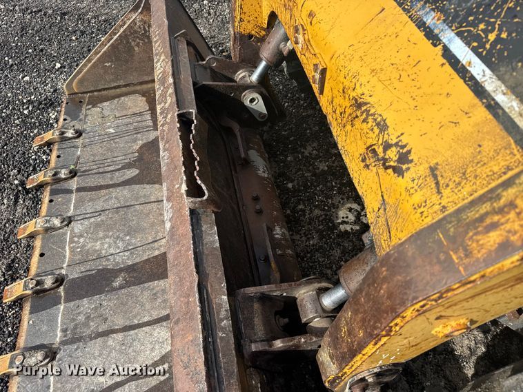 image for item ER2445 2005 Caterpillar 246B skid steer loader