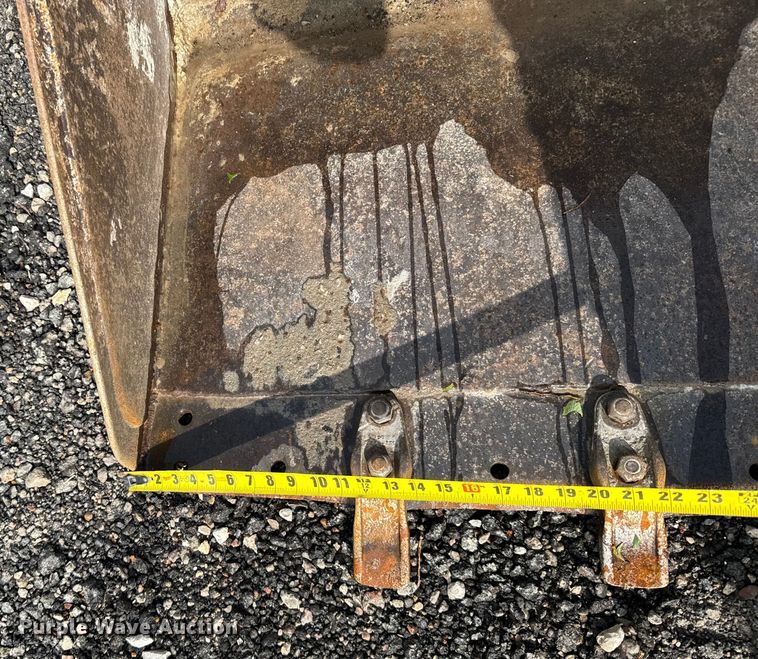 image for item ER2445 2005 Caterpillar 246B skid steer loader