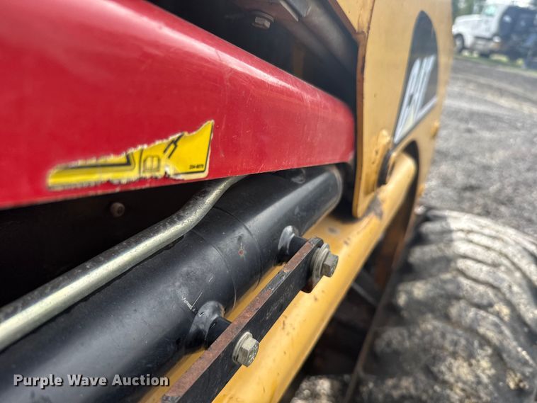 image for item ER2445 2005 Caterpillar 246B skid steer loader