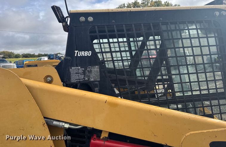 image for item ER2445 2005 Caterpillar 246B skid steer loader