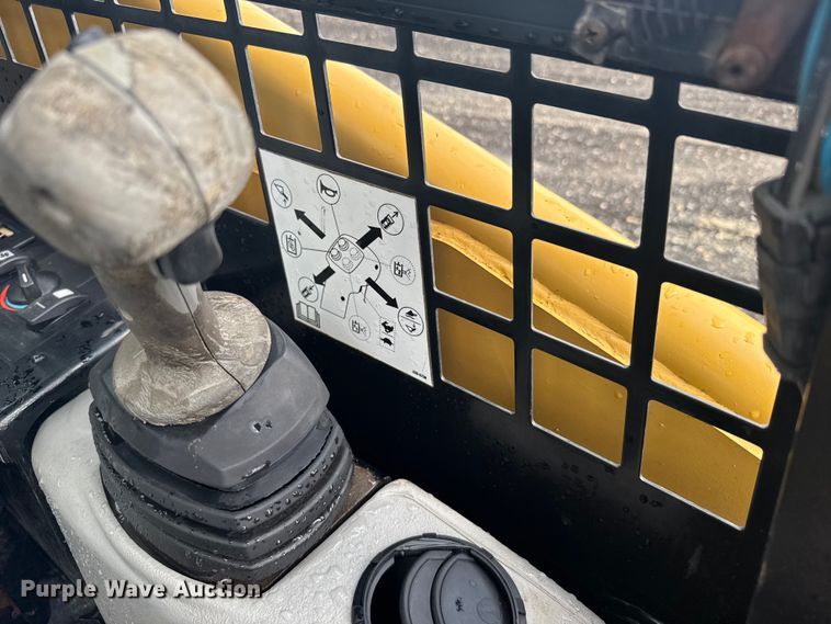 image for item ER2445 2005 Caterpillar 246B skid steer loader