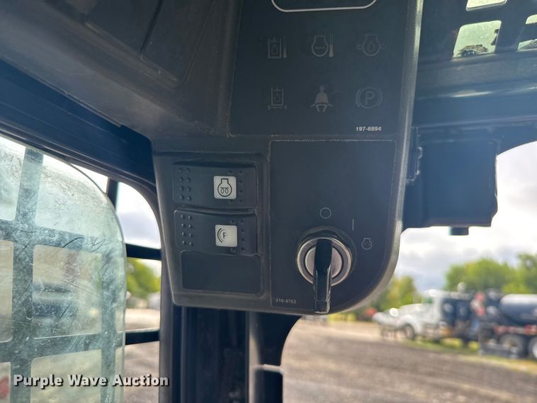 image for item ER2445 2005 Caterpillar 246B skid steer loader