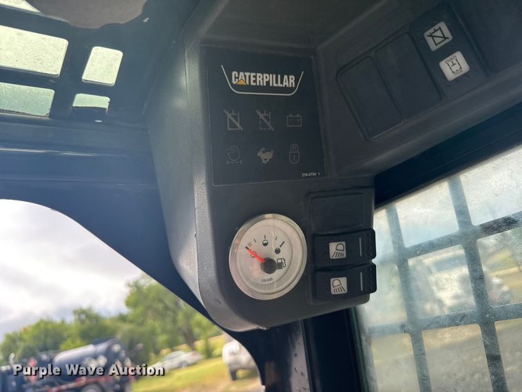 image for item ER2445 2005 Caterpillar 246B skid steer loader