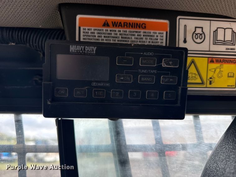 image for item ER2445 2005 Caterpillar 246B skid steer loader