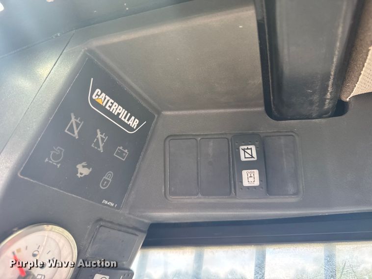 image for item ER2445 2005 Caterpillar 246B skid steer loader