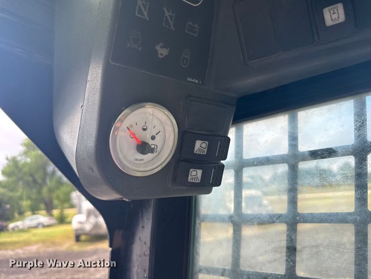 image for item ER2445 2005 Caterpillar 246B skid steer loader