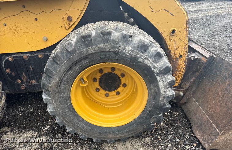 image for item ER2445 2005 Caterpillar 246B skid steer loader