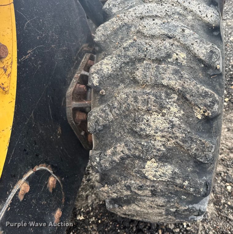 image for item ER2445 2005 Caterpillar 246B skid steer loader