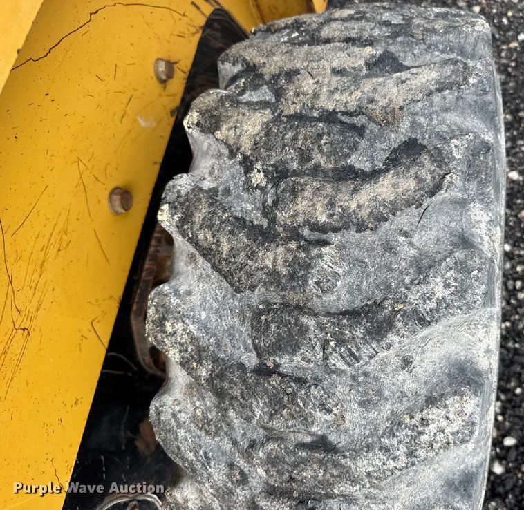 image for item ER2445 2005 Caterpillar 246B skid steer loader