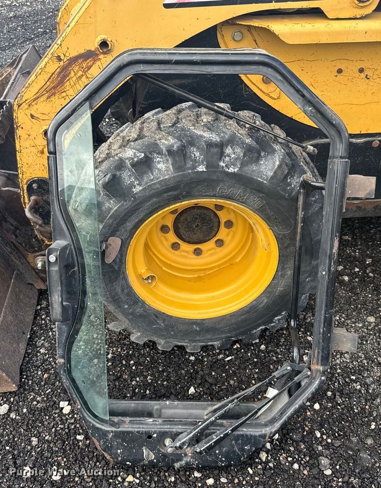 image for item ER2445 2005 Caterpillar 246B skid steer loader