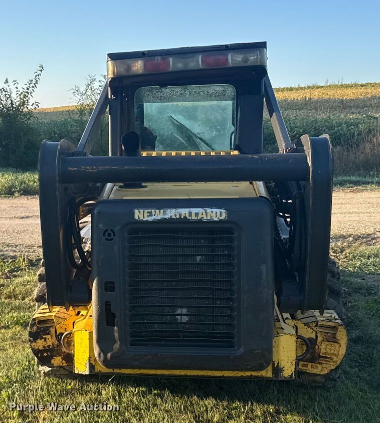 image for item ER2464 2008 New Holland L185 skid steer loader