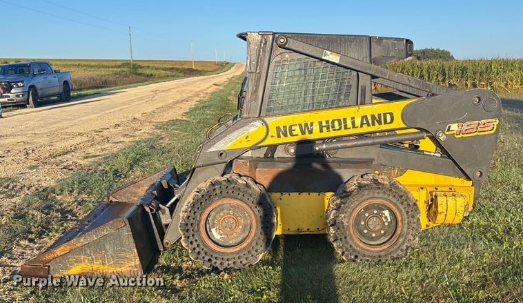 image for item ER2464 2008 New Holland L185 skid steer loader