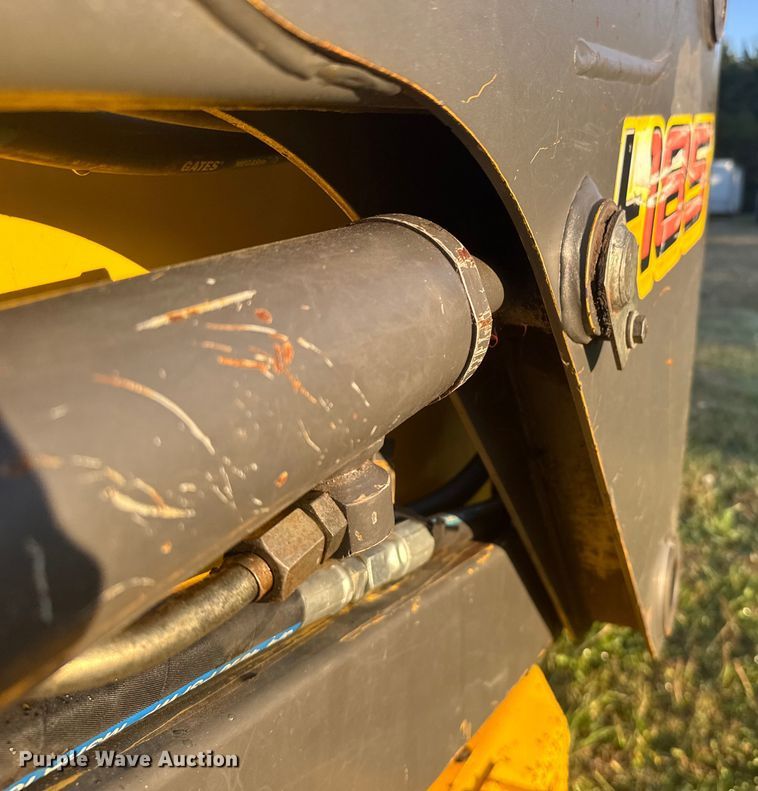 image for item ER2464 2008 New Holland L185 skid steer loader