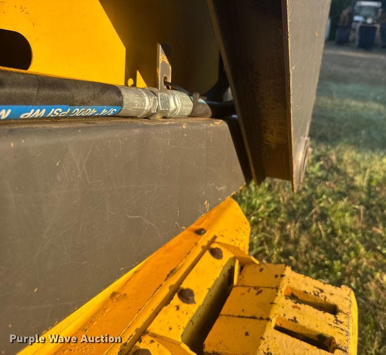 image for item ER2464 2008 New Holland L185 skid steer loader