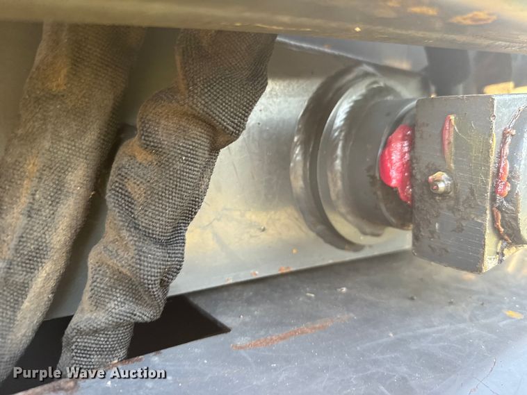 image for item ER2464 2008 New Holland L185 skid steer loader