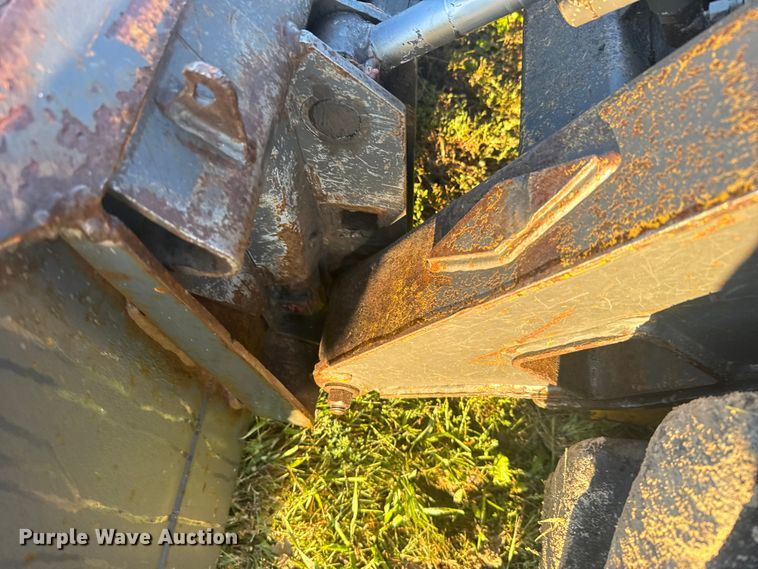 image for item ER2464 2008 New Holland L185 skid steer loader