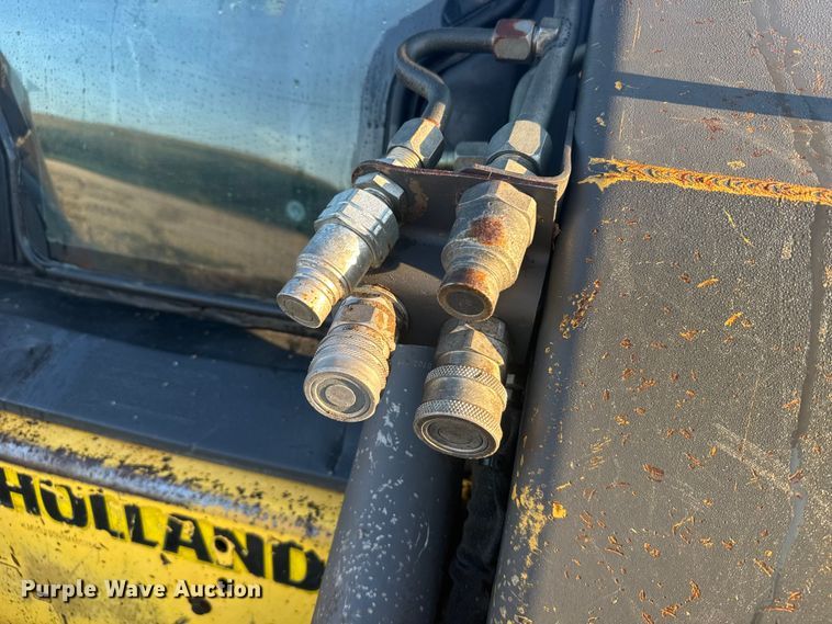 image for item ER2464 2008 New Holland L185 skid steer loader