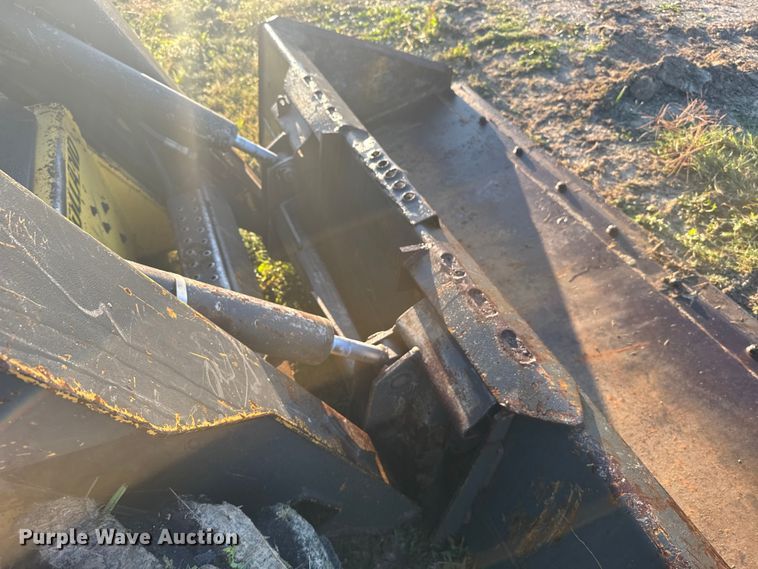 image for item ER2464 2008 New Holland L185 skid steer loader