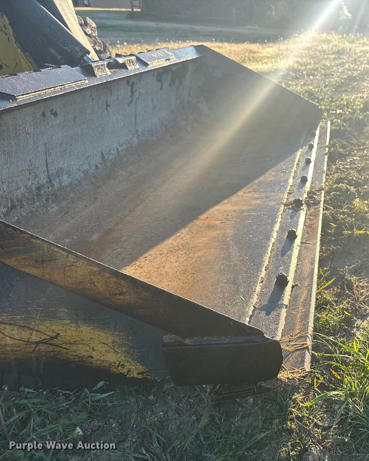 image for item ER2464 2008 New Holland L185 skid steer loader